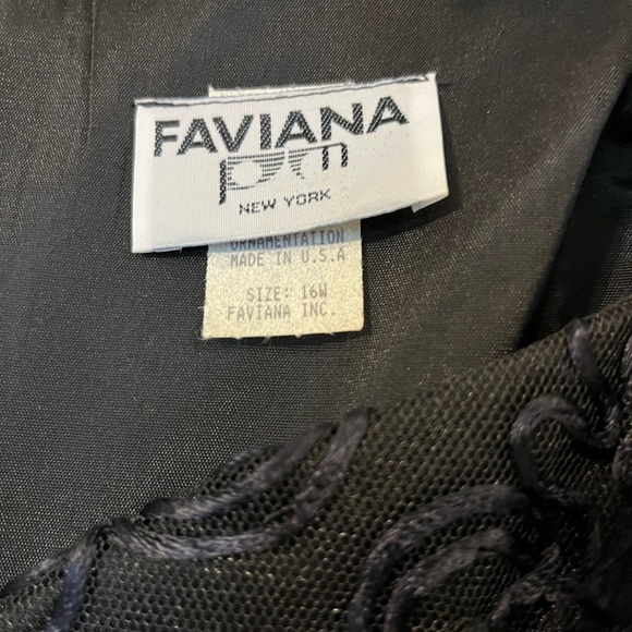 Vintage 90s Faviana Black Dress with Textured Accents Size 16 - Picture 2 of 8